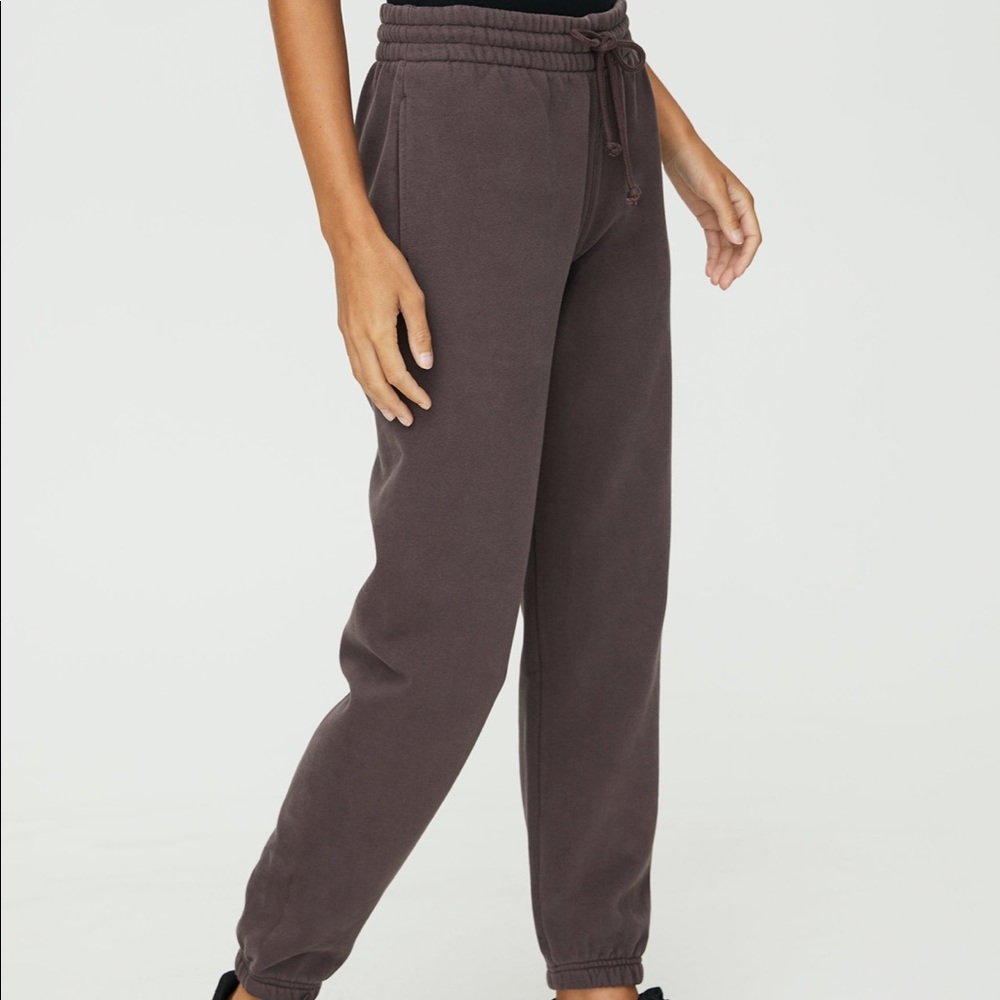 Aritzia boyfriend sweatpants - Picture 2 of 2